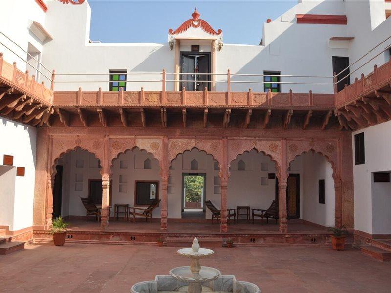 Amritara Chandra Mahal Haveli, Bharatpur Exterior photo